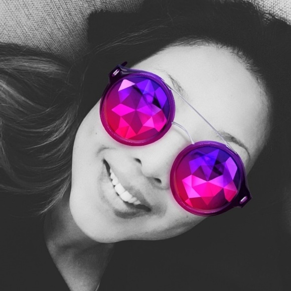 Meet your Posher, Beatrice - Picture 1 of 12